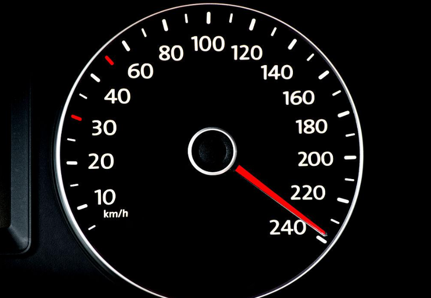 汽车的转速表有什么用?对应汽车的速度,根据经验换挡