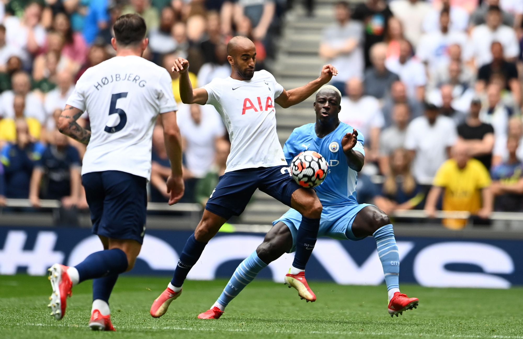 (10)足球——英超联赛:热刺胜曼城