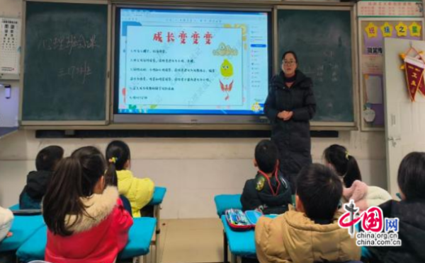 为学生的健康成长保驾护航,近日,成都市大邑县北街小学分年级开展了