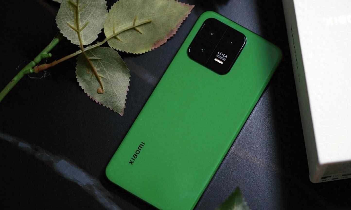 小米13:小屏旗舰降价400元