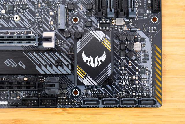 电竞超频皆能手!华硕电竞特工b550小板评测