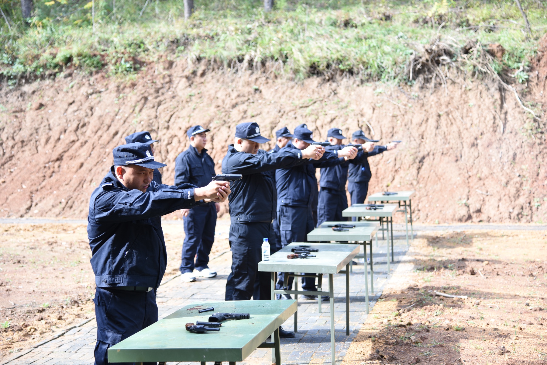 磐石公安:开展射击打靶训练,提升民警实战水平