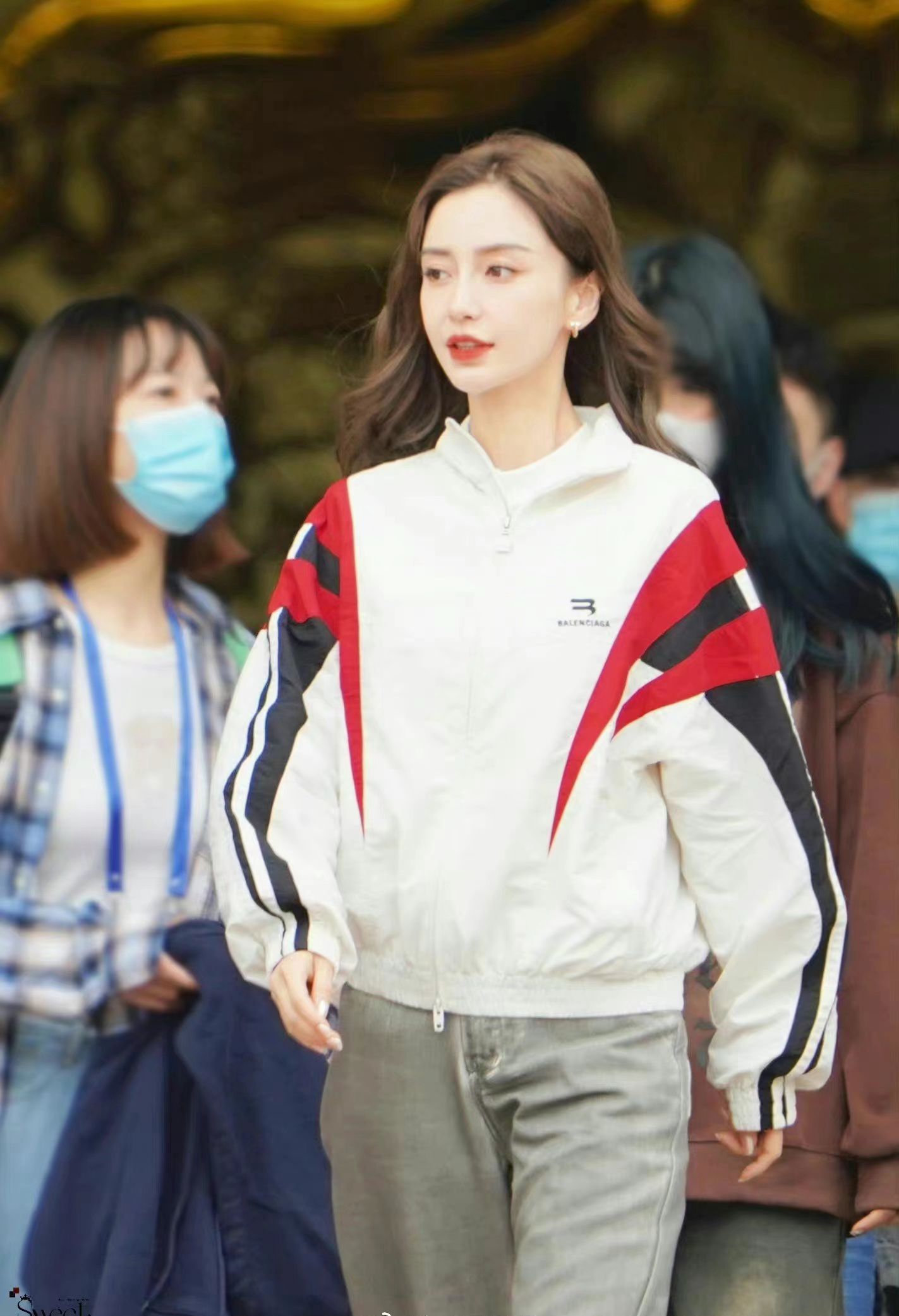 angelababy奔跑吧最新路透,运动服搭长卷发,休闲又显气质!