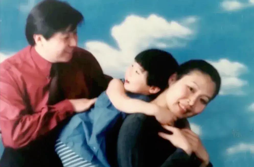 歌唱家魏金栋:我这辈子最正确的决定,就是娶圈外妻子生一女