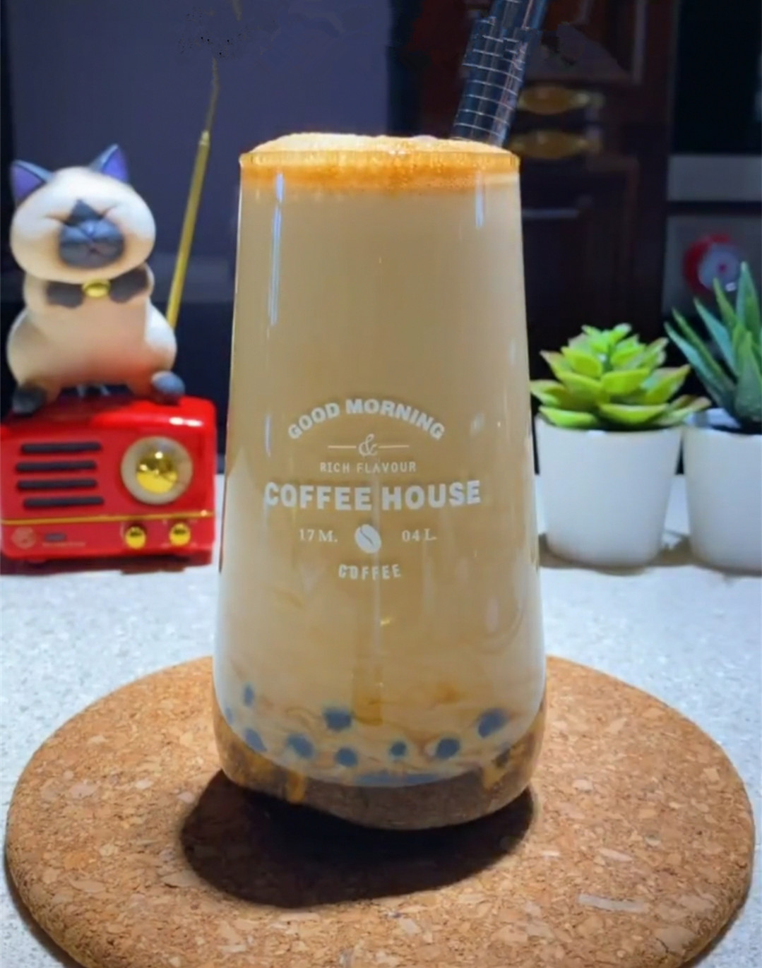 自己制作一杯美容补钙养生的珍珠奶茶,方法教给你