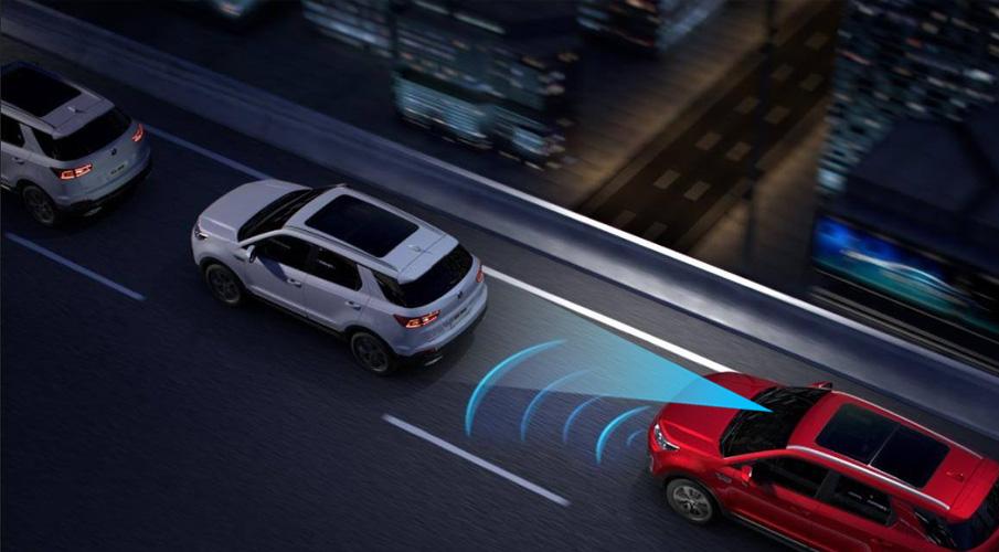 主动防撞系统是一种智能化的汽车安全装置,其构成包括测距设备,微控制