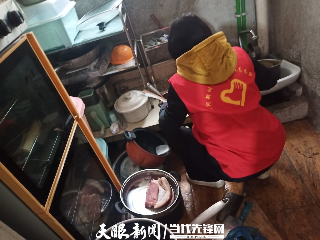 劍河縣仰阿莎街道:服務送