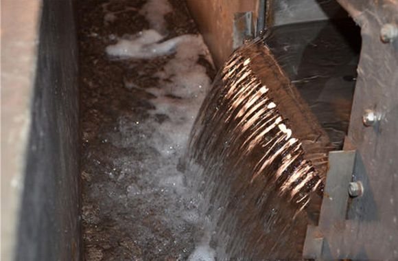 「建筑界」市政工程中,路基地面排水设施知识点之油水分离池