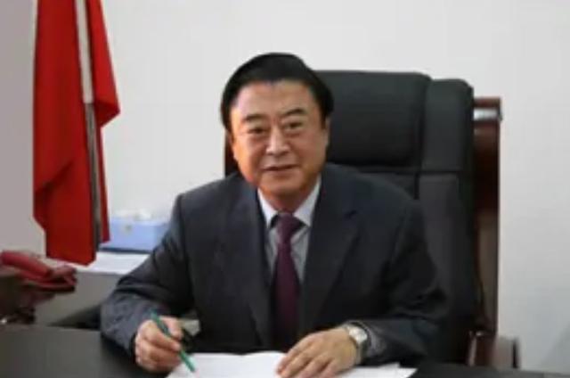 "粮贪"胡东胜:遭调查高调宣布平安归来,退休后被合作商拉下马