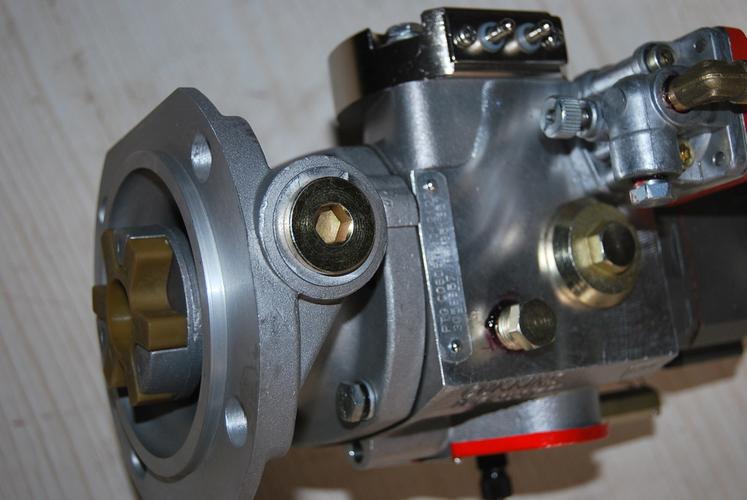 汽车燃油泵总成主要有哪几个零件,各自的作用是什么?