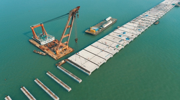 徐圩高桩码头建设快速推进