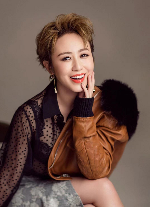 马丽成中国首位百亿票房女演员,纵观其主演影片,却有点名不副实