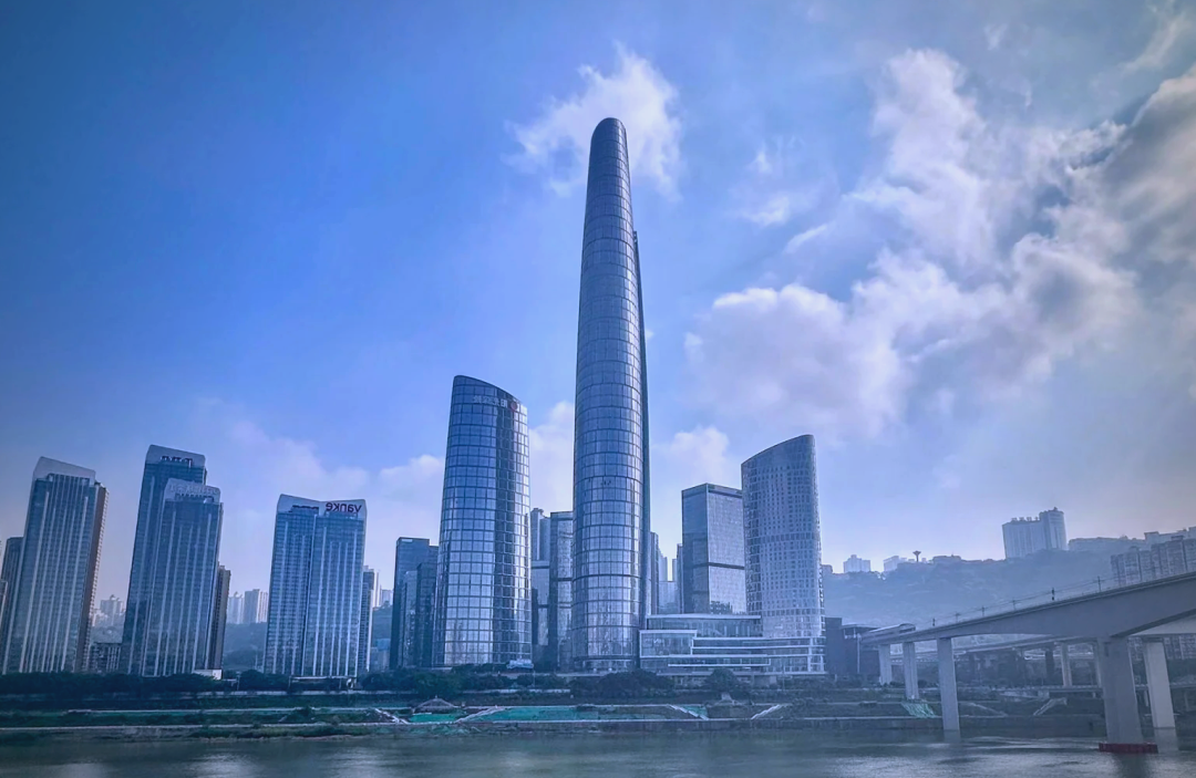 重庆陆海国际中心幕墙完工,50万方建筑蓄势待发
