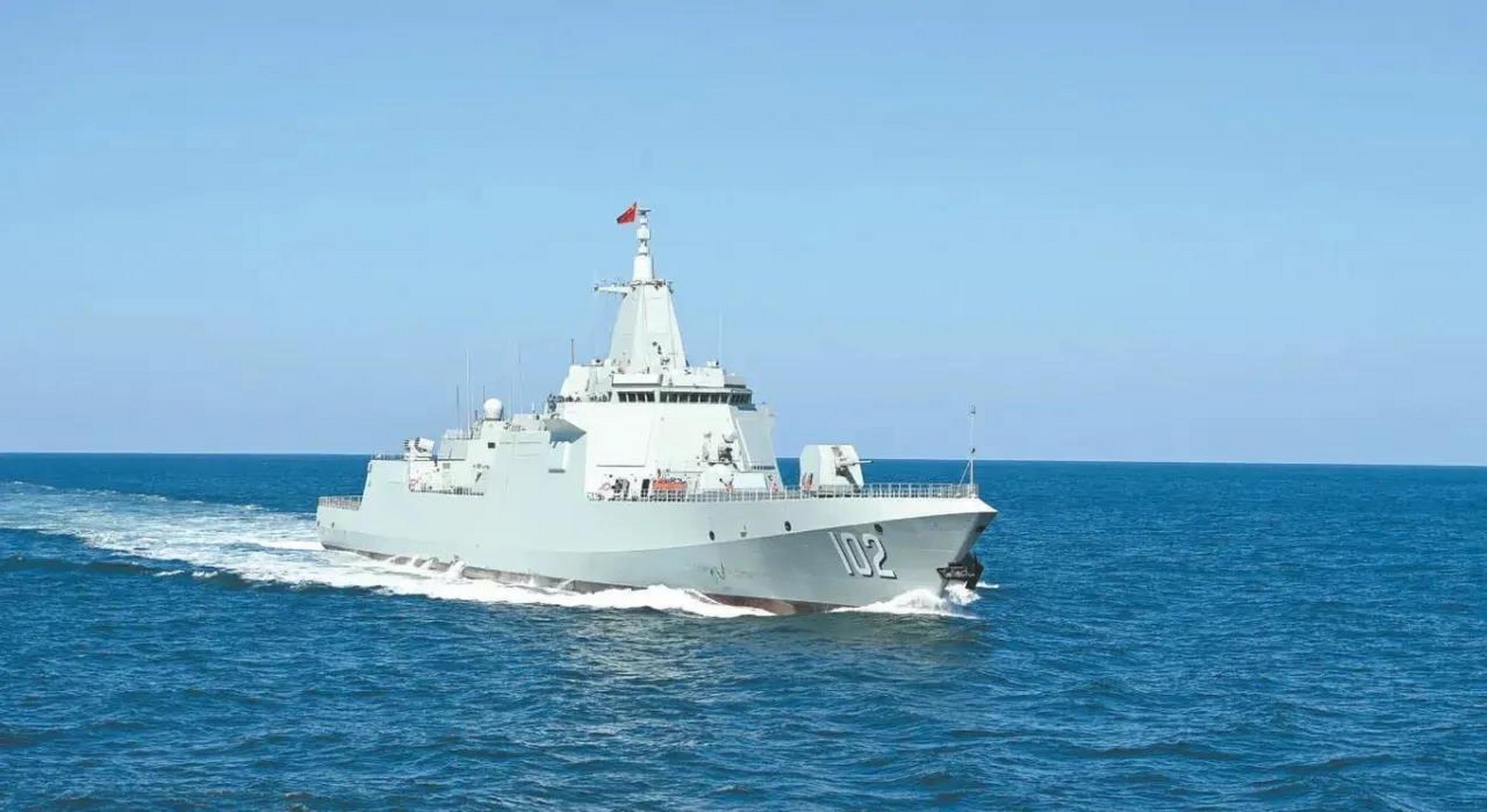 055驱逐舰102号61萨拉69舰61否是69遭碰撞?