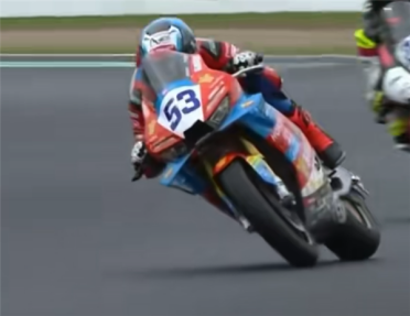 张雪机车再拿第一！WSBK捷克站自由赛：53号车手德比斯夺全场第一