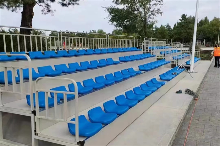大连露天体育看台座椅安装施工
