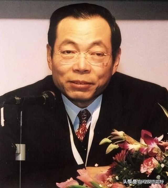 "金融奇才"王雪冰表示:爱好不算贿赂