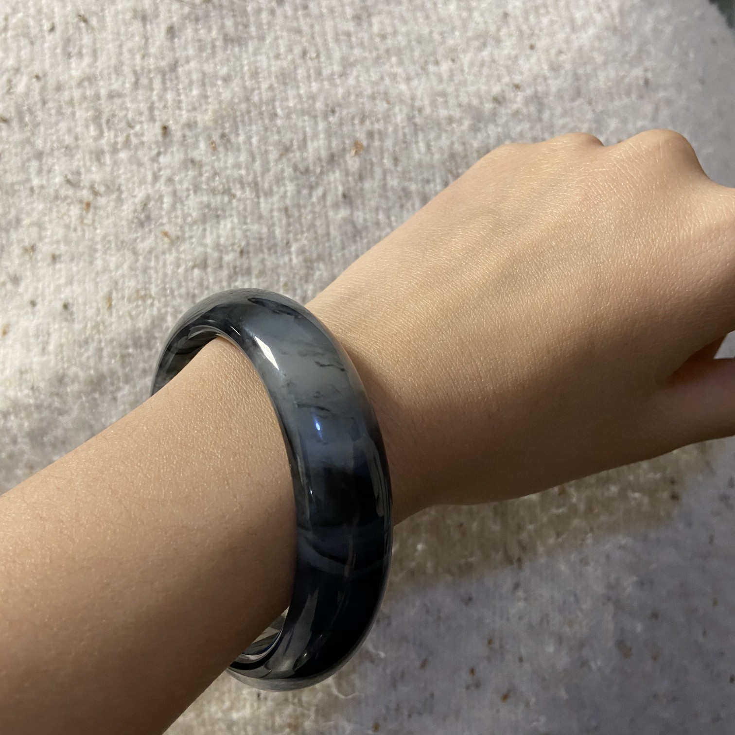舅舅送给我的黑青玉手镯,简直爱了