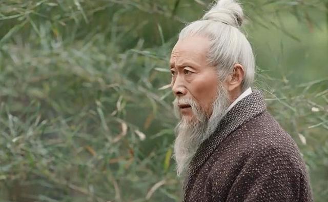 民间故事:狐狸拦路,厨子给其一块肉,狐狸托梦:明天先别回家