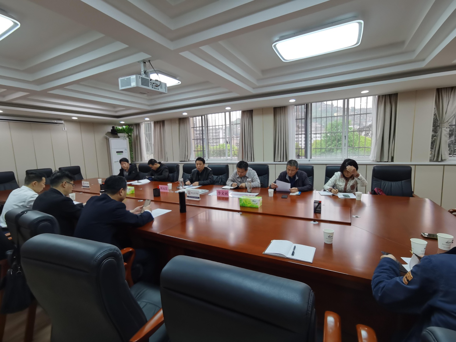 闵远良主任带队调研西塞山区城市管理工作