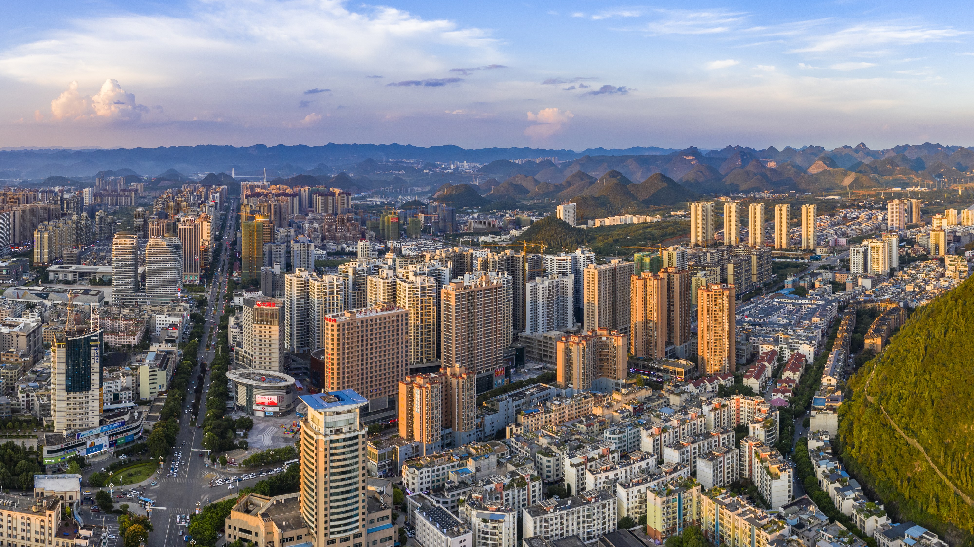 「策马扬鞭 奋力跨越」兴义 主攻"四化"实现高质量发展