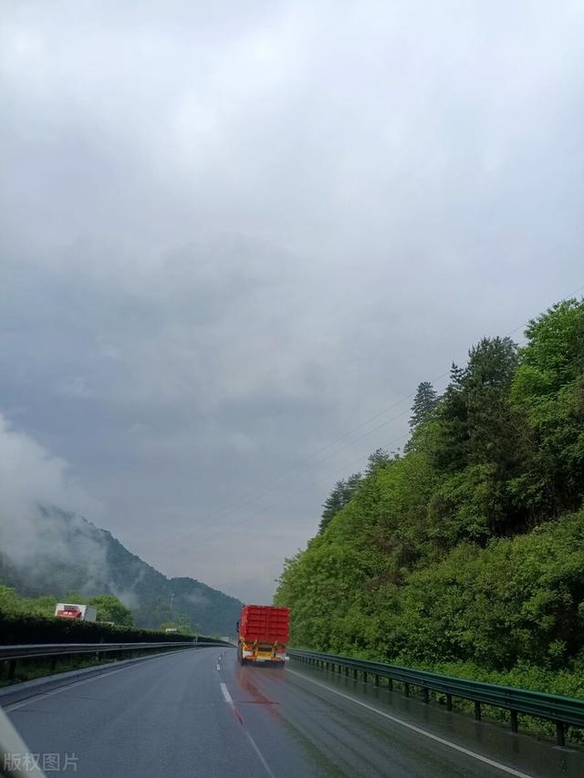 「聚焦」人大代表邓海峰的带富经