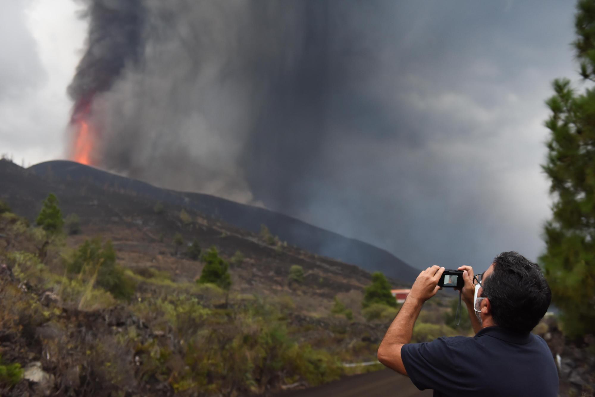 (国际)直击西班牙拉帕尔马岛火山喷发