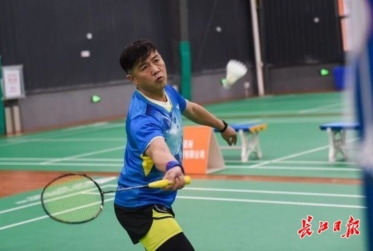 在公园遇见世界冠军!羽毛球名将王晓理亮相常青公园