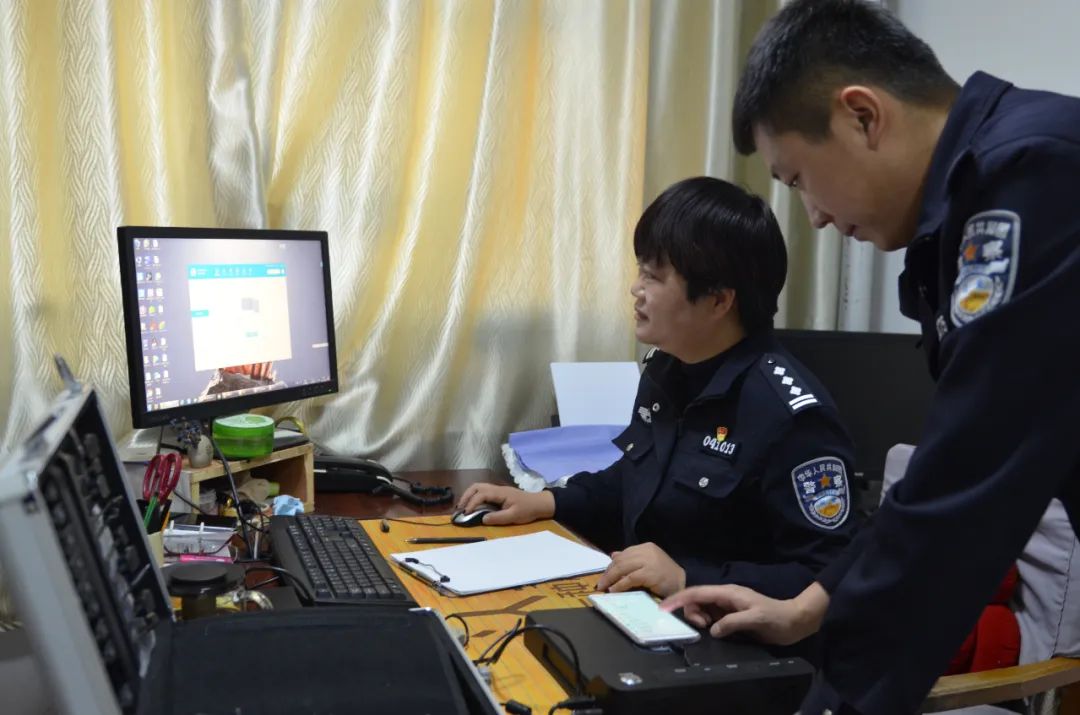 龙首公安分局 董慧婷//三月春光里,不惧微霜,奋进前行.