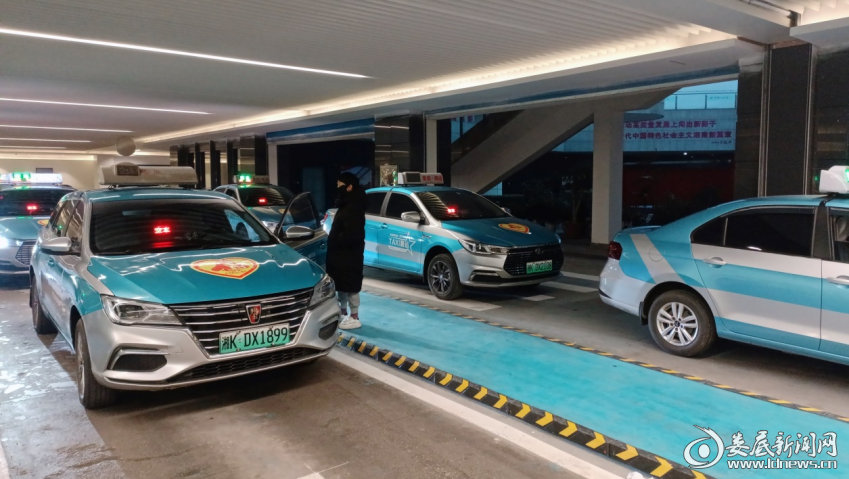 娄底:规范春节假日期间巡游出租汽车经营服务行为