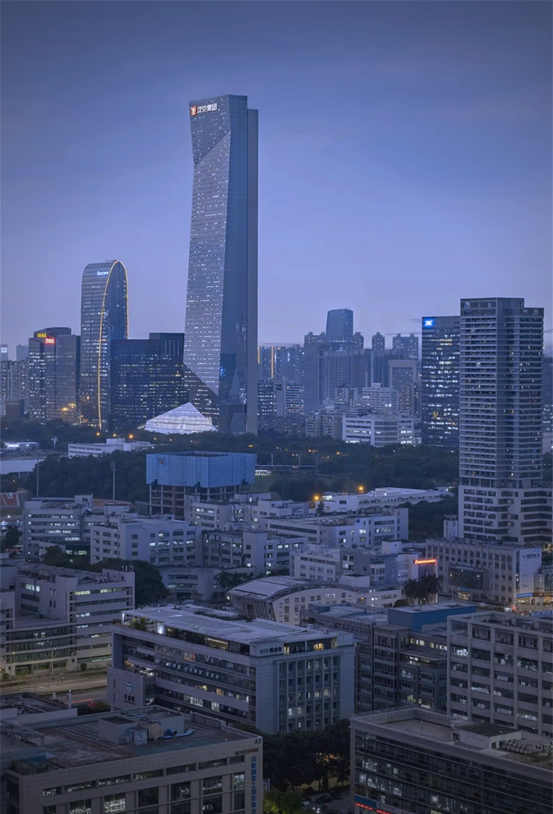 深圳汉京中心塔楼的颠覆性设计与创新空间规划
