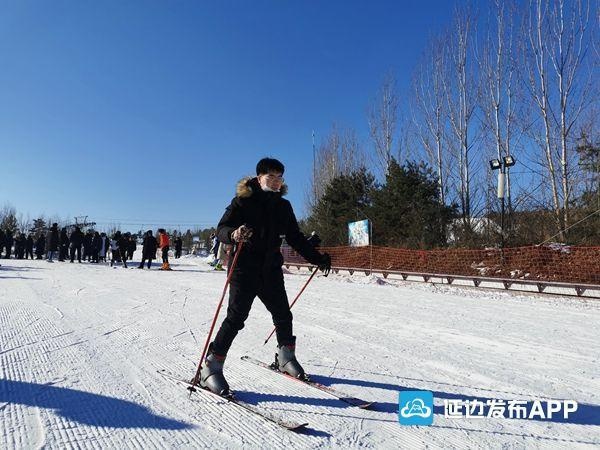 龙井海兰江滑雪场图片