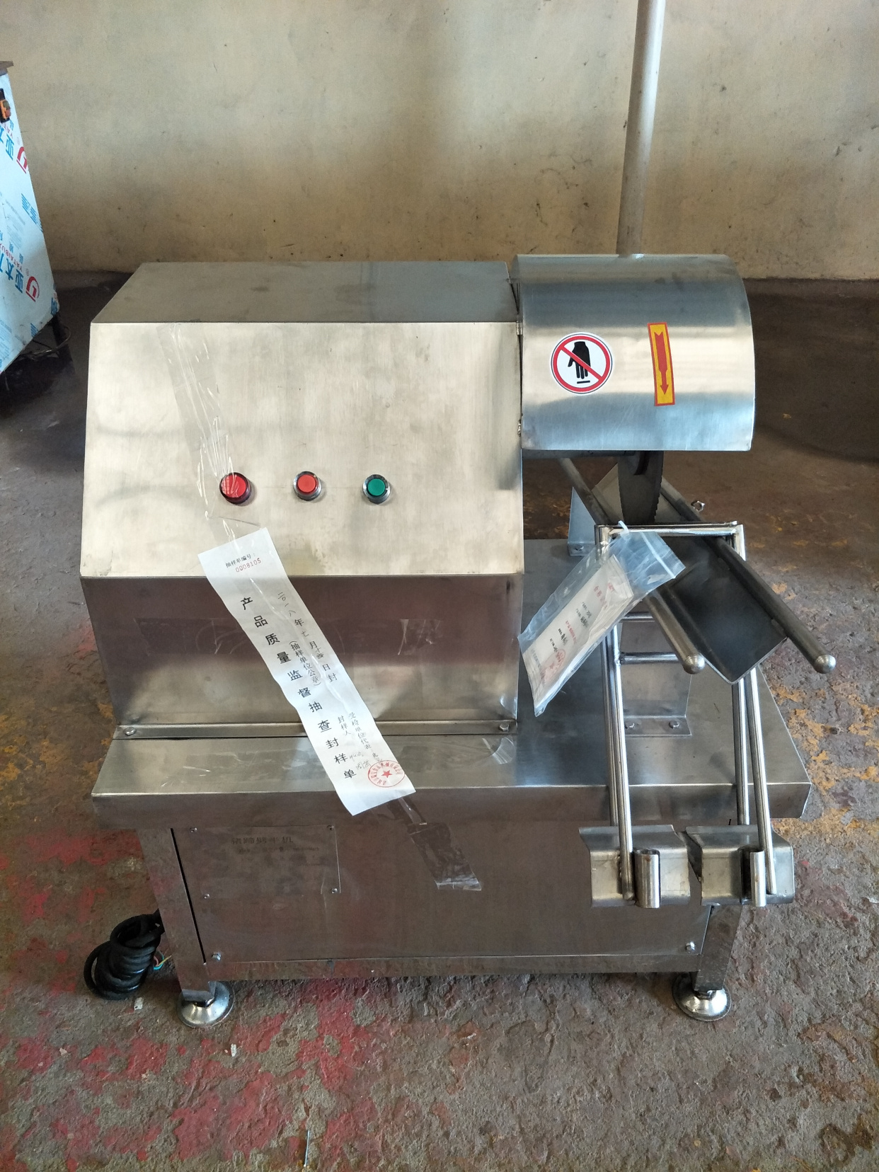 猪蹄劈半机说明书 猪蹄劈半机多功能 加工猪蹄机器