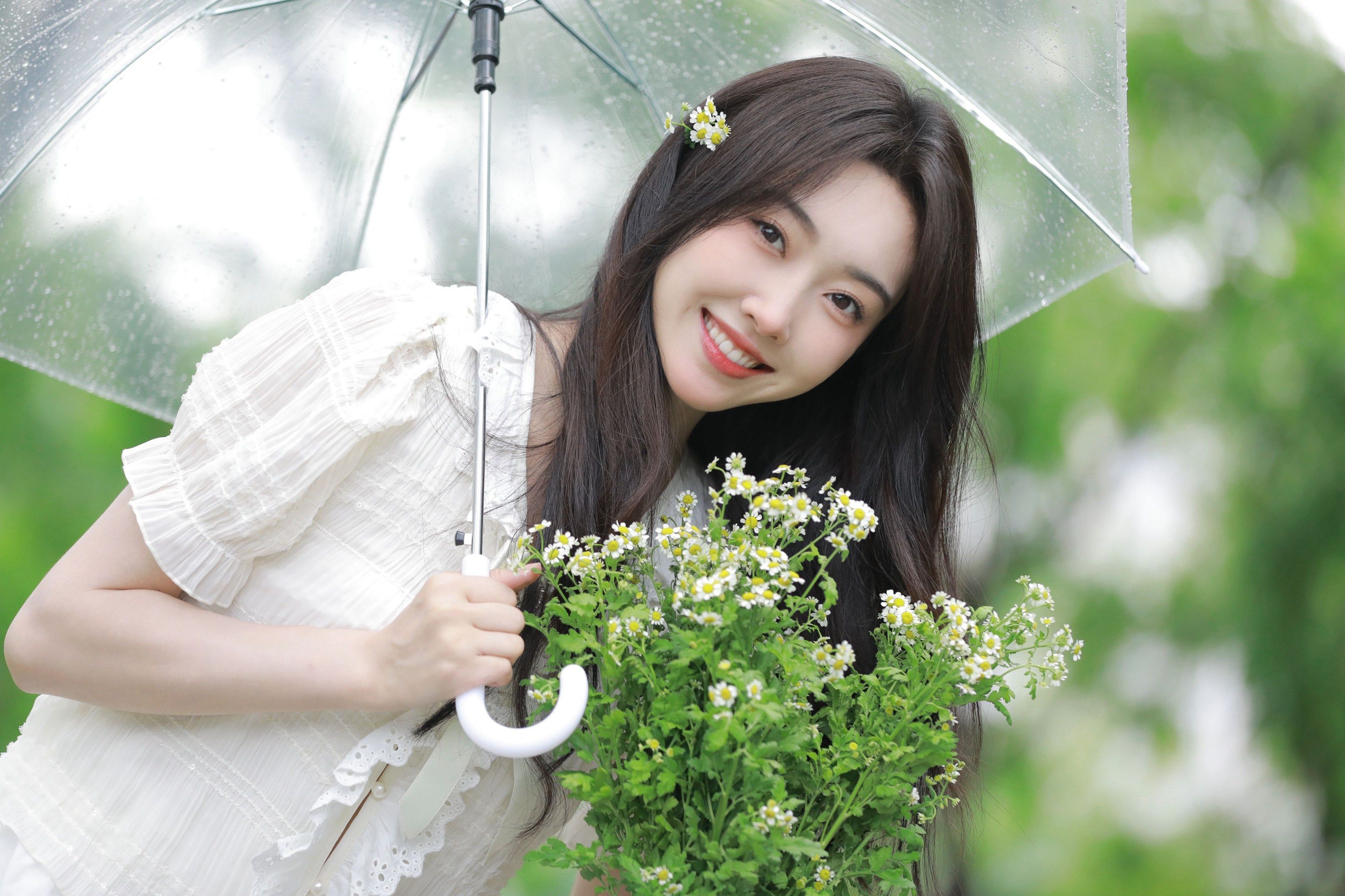 宣璐白色连衣裙甜美可爱写真