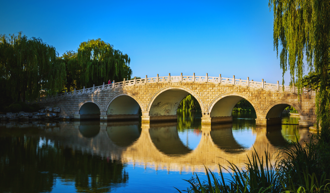 大明湖畔的乾隆故事:美景与典故的奇妙结合