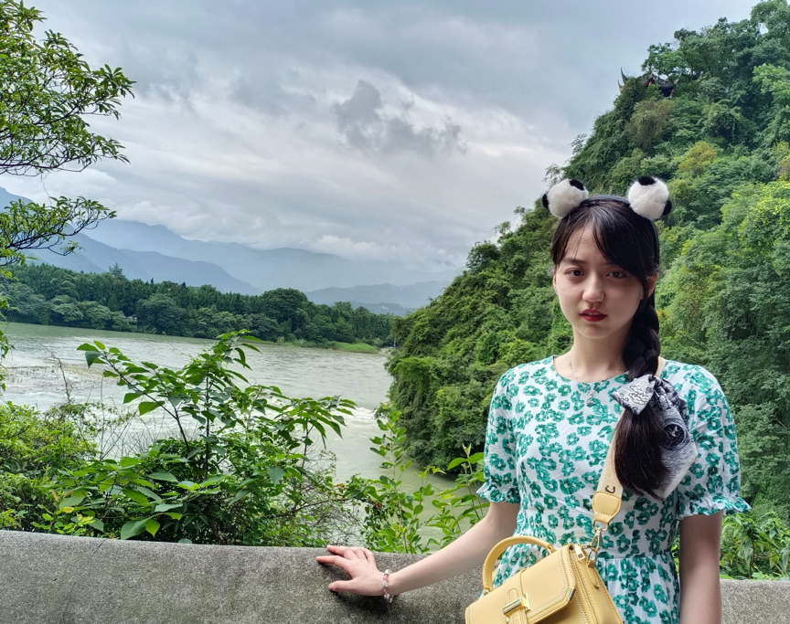 她是宁夏高考理科第一,是才女,顺利进北大,三年前就注定了结果