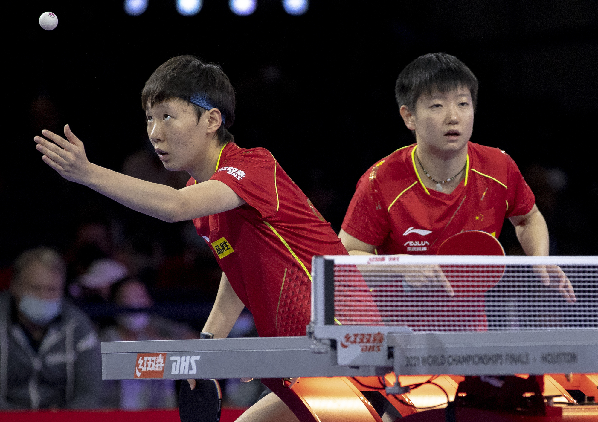 世乒赛:孙颖莎/王曼昱晋级女双决赛