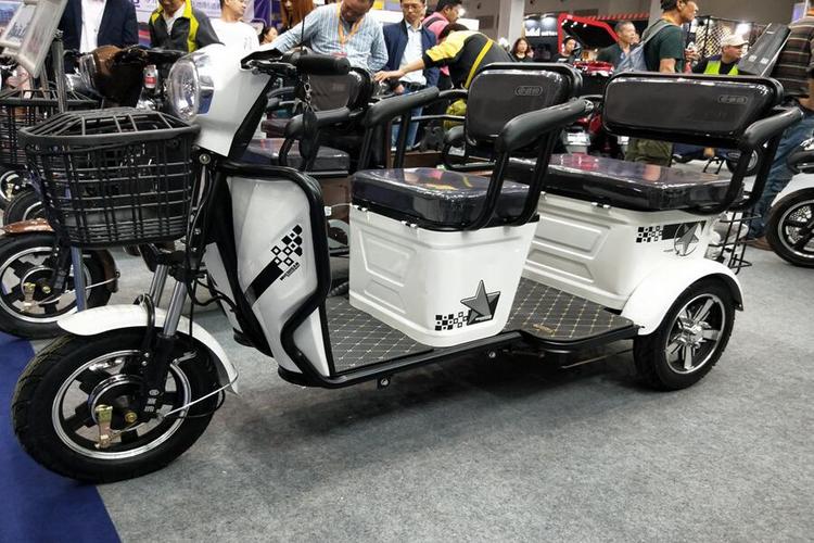 赛鸽v8载人电动三轮车来了,空间大续航100公里以上可载3人