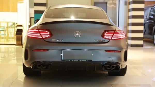 细品梅赛德斯奔驰 amg c63 v8 biturbo