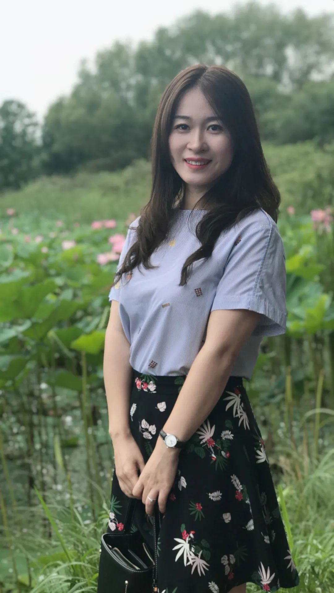 吴曼丽    节日快乐