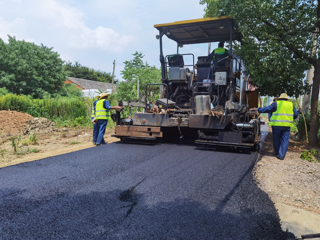 致富不忘桑梓爱心企业家捐资修路助力乡村振兴