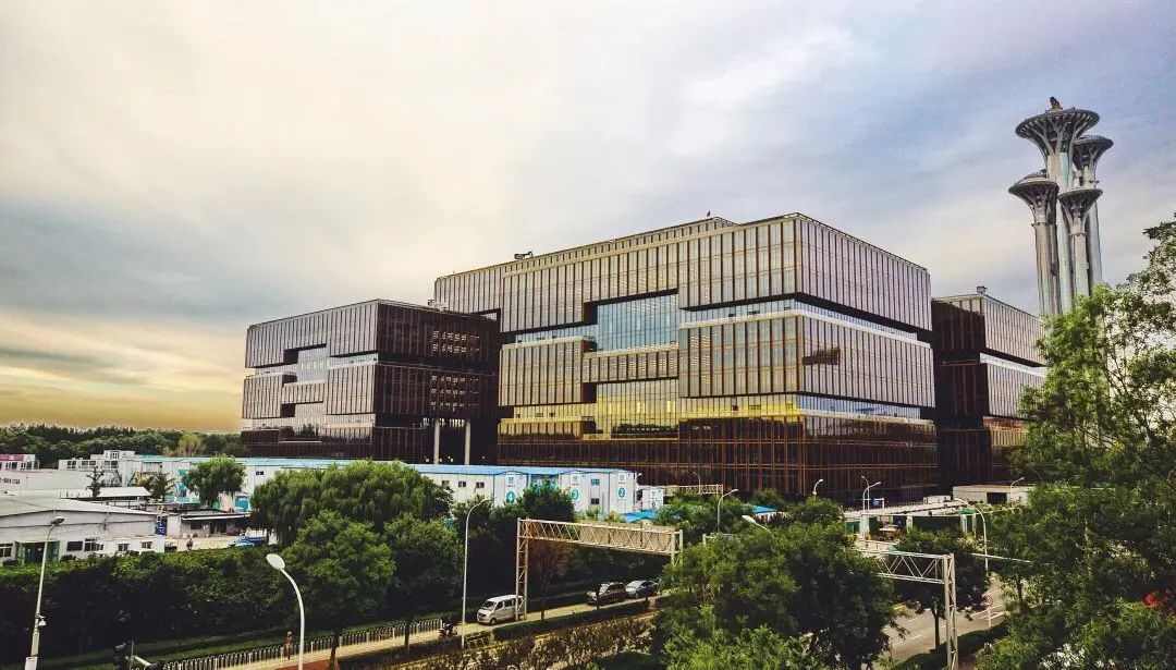 你见过亚投行总部吗?为什么大楼用"锁" "结"的设计?