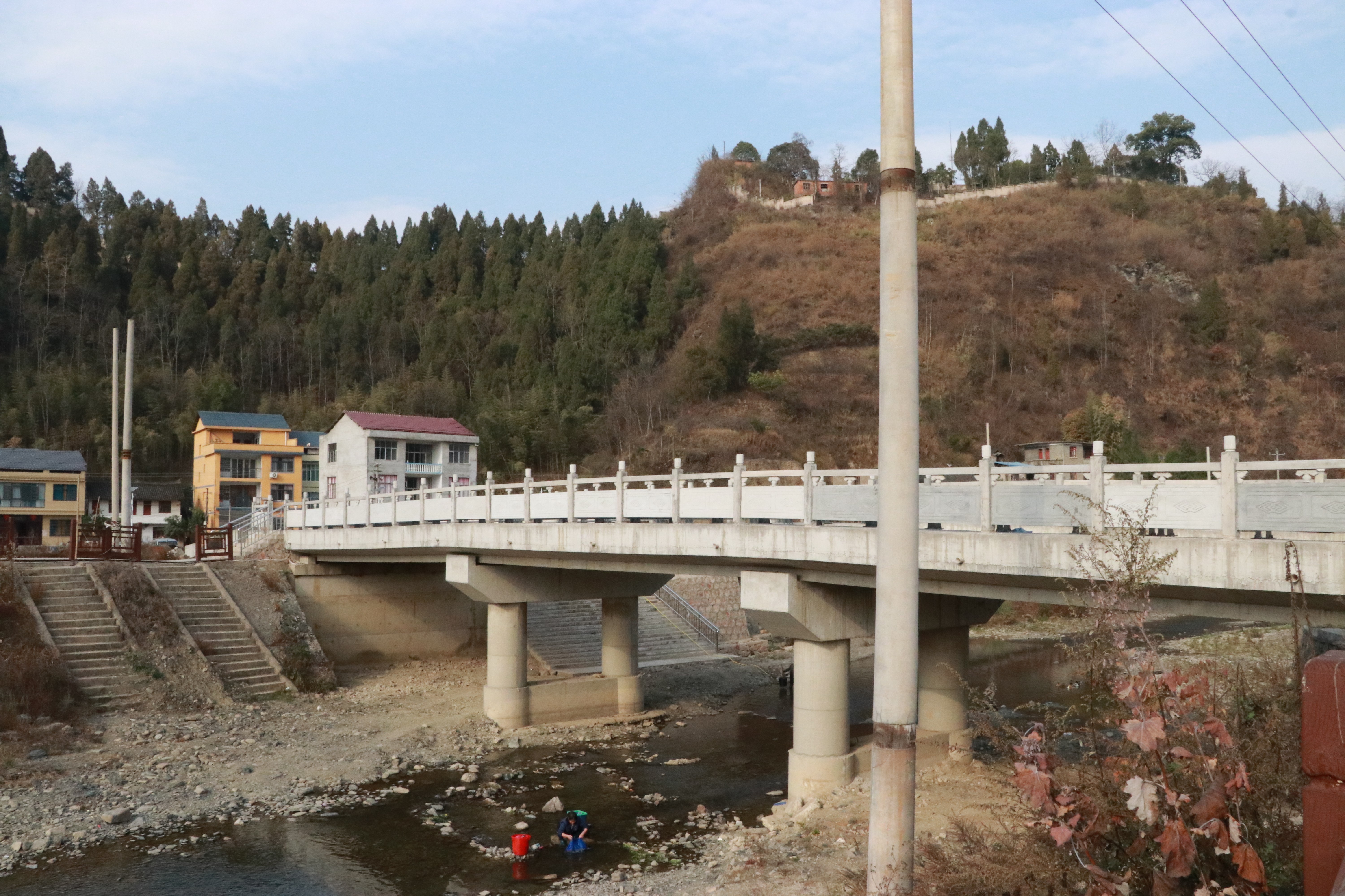 岑巩县思旸镇:修通"便民桥" 连接"幸福路"