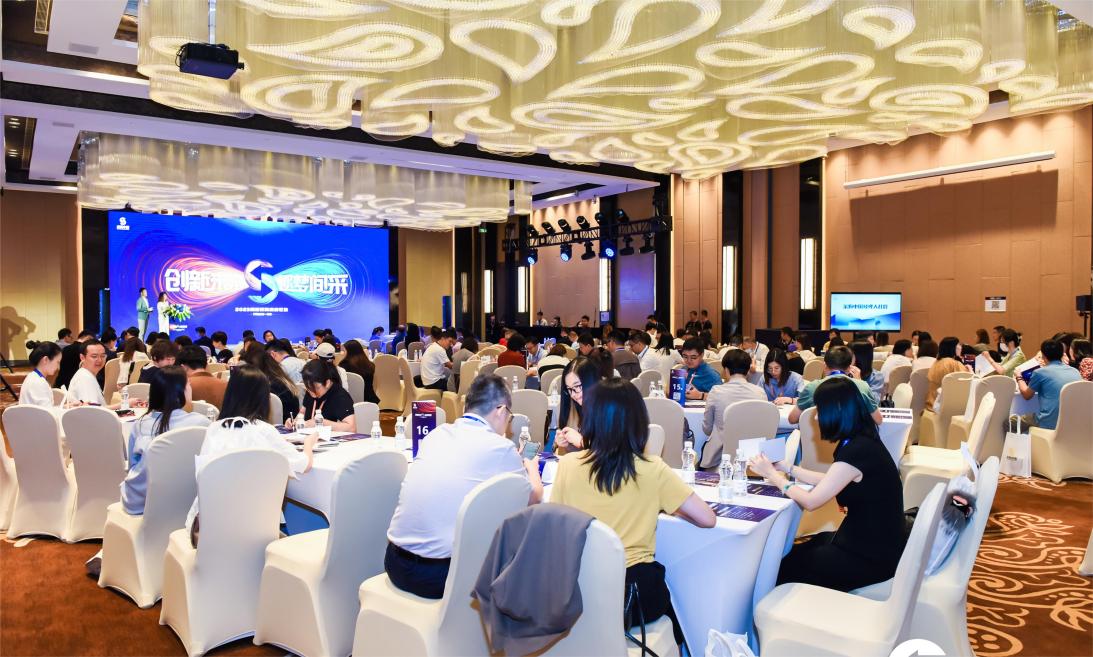 德本展示董金明:坚持推动商业家具行业践行esg