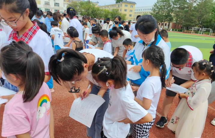 呼玛一小举行一年级"我是识字大王"比赛