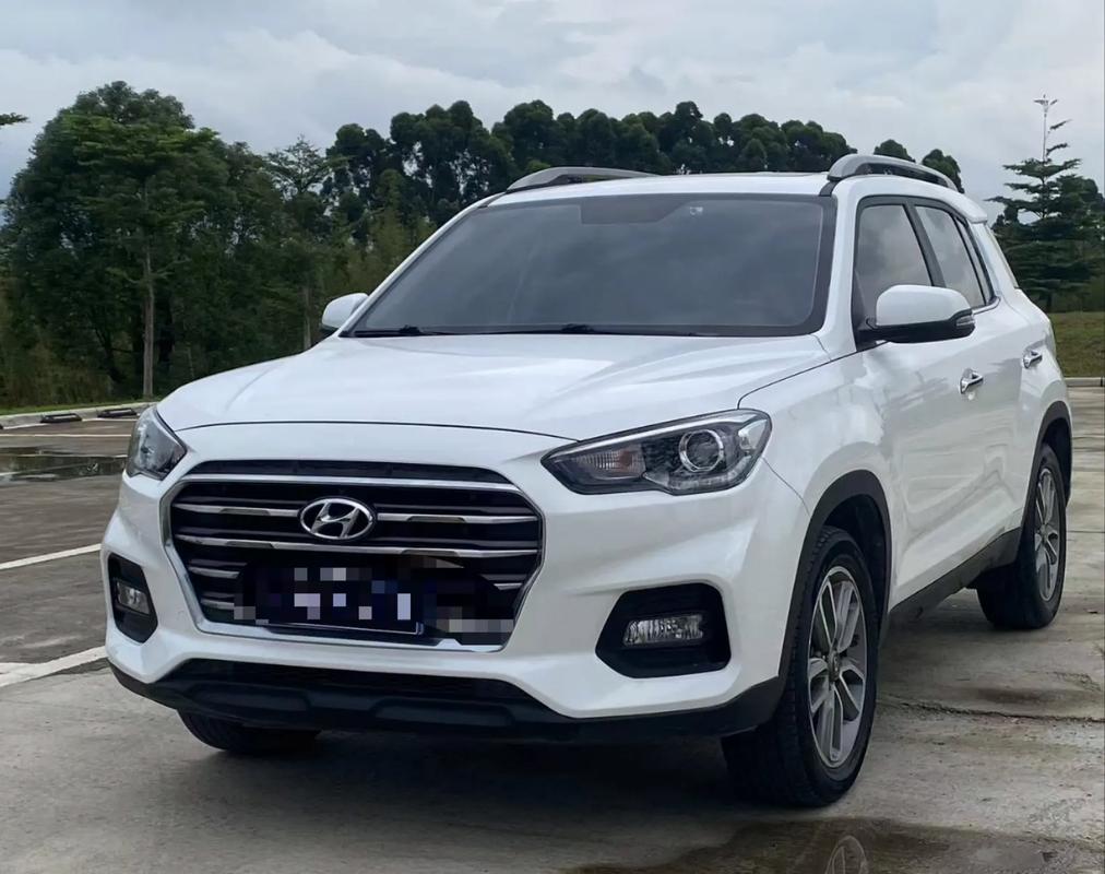 紧凑型高颜值suv,百公里油耗6.1l,北京现代ix35