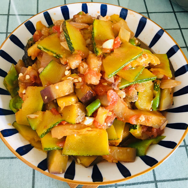 农家茄子炖南瓜,时令蔬菜,做法简单,清鲜爽口