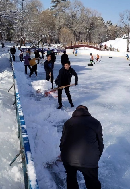 冰上蓓蕾 璀璨绽放