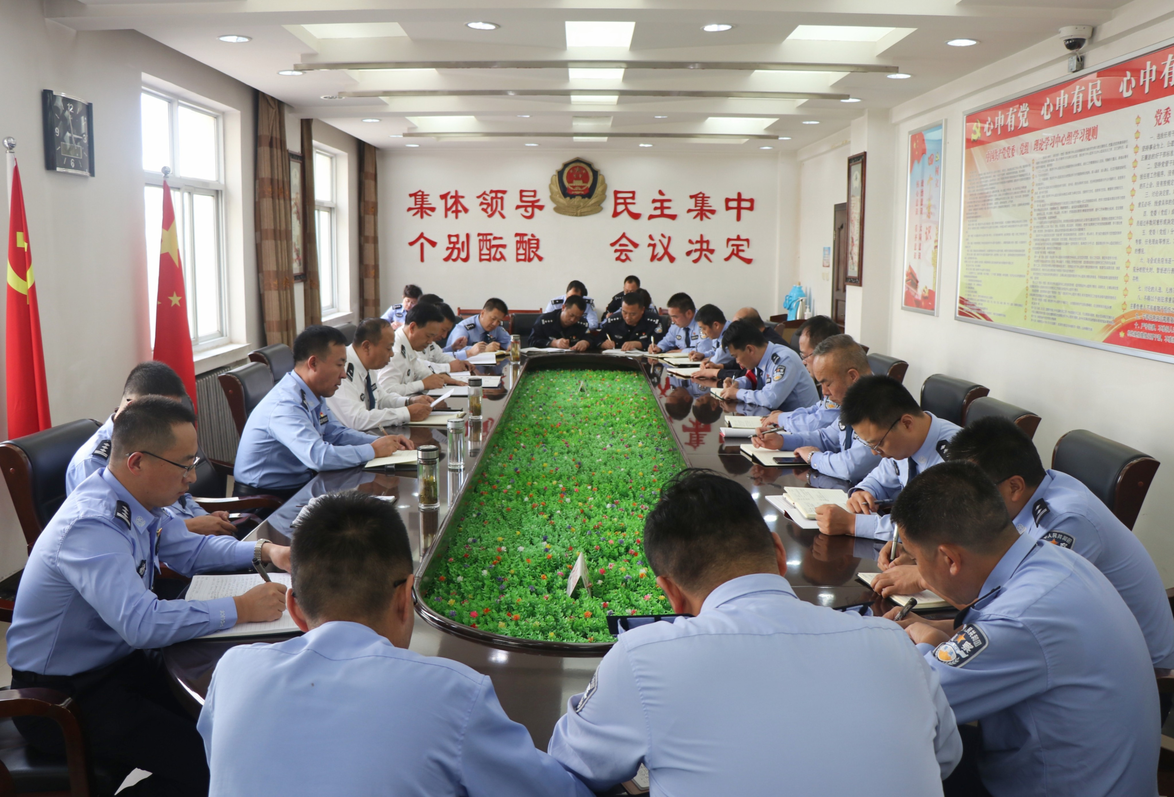 临夏监狱党委召开(扩大)会议
