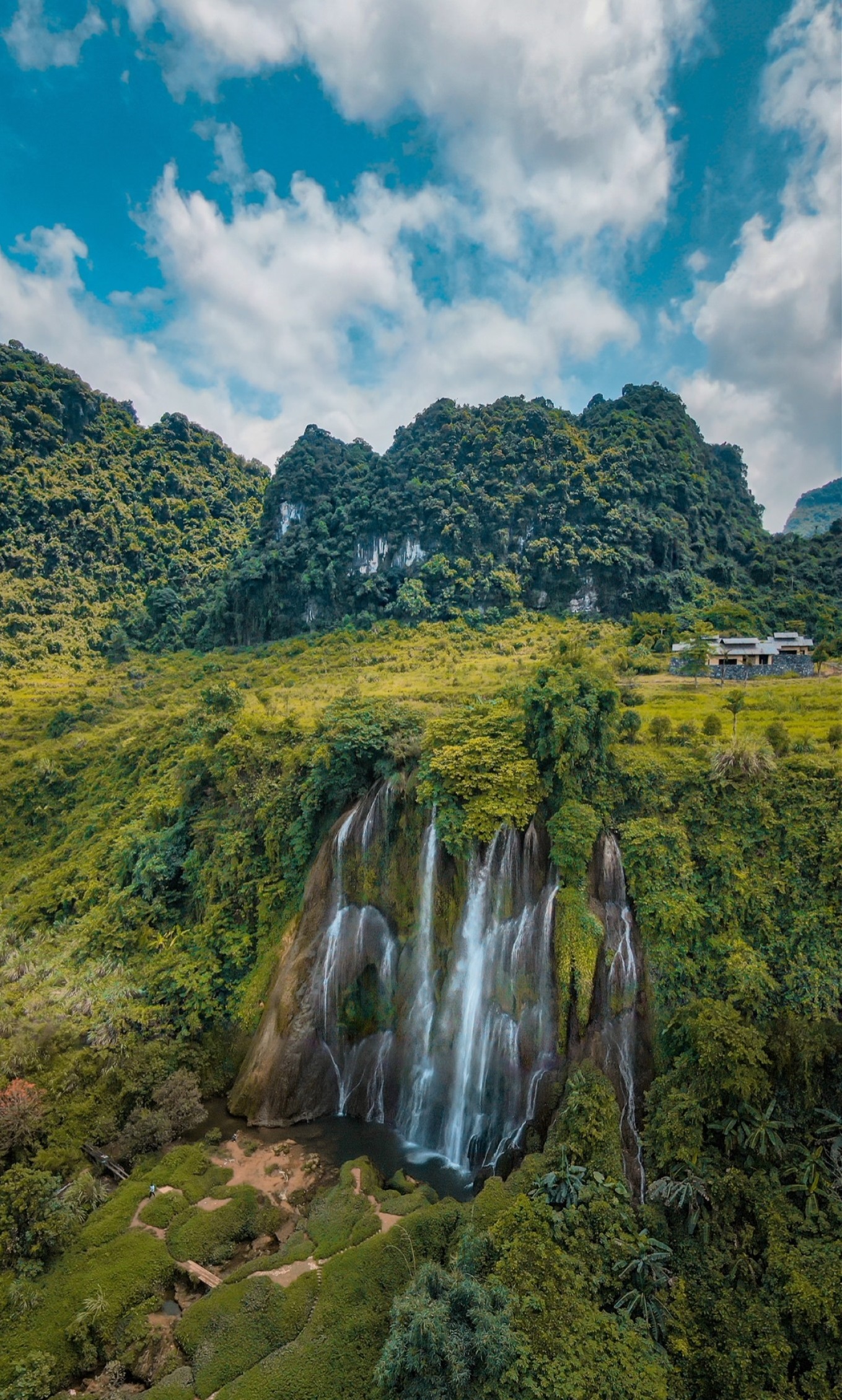 自驾广西靖西,看最美的高速风景,寻找大山里的绝美瀑布